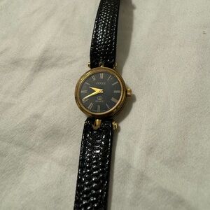 Gucci black leather watch